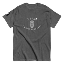 Lade das Bild in den Galerie-Viewer, Team Rieslingschorle Klassisches Herren T-Shirt
