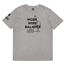 Lade das Bild in den Galerie-Viewer, Work Wine Balance-Bio-Baumwoll-T-Shirt