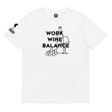 Lade das Bild in den Galerie-Viewer, Work Wine Balance-Bio-Baumwoll-T-Shirt
